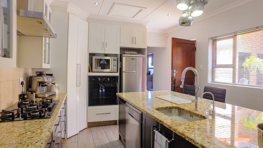  Bedroom Property for Sale in Wavecrest Eastern Cape